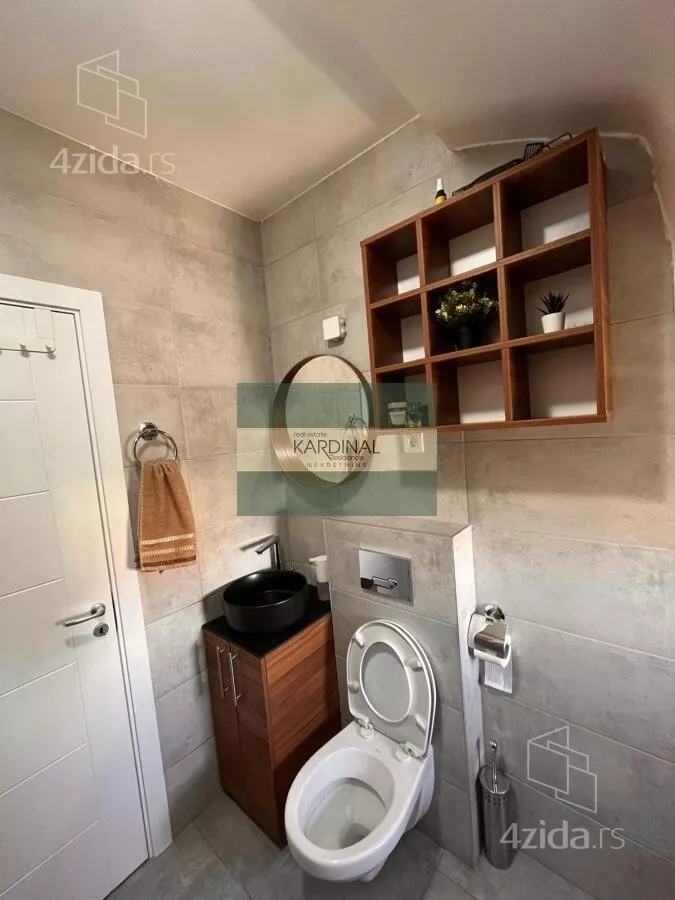 Petosoban stan | 4zida