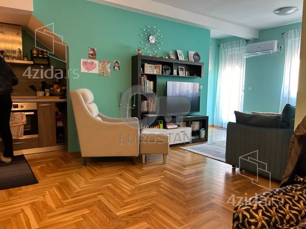 Troiposoban stan | 4zida