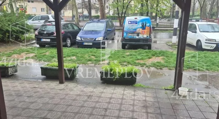 Poslovni prostor | 4zida