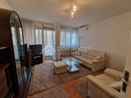 Studentska | 4zida.rs