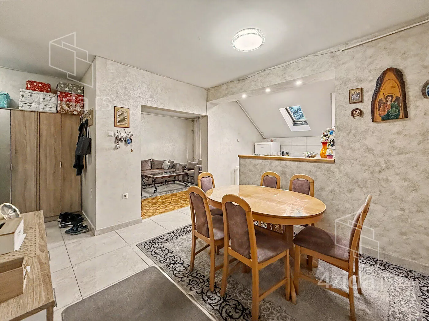 Dvoiposoban stan | 4zida