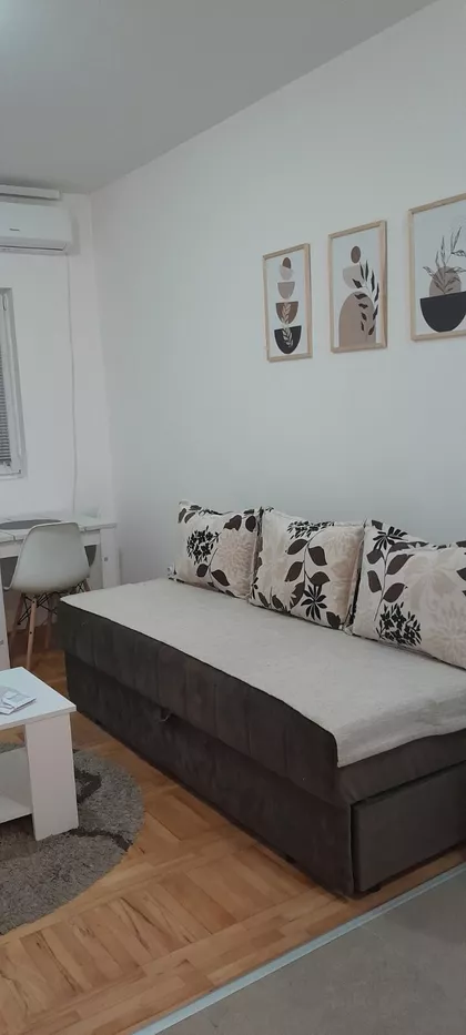 Julije Delere 2T | 4zida.rs