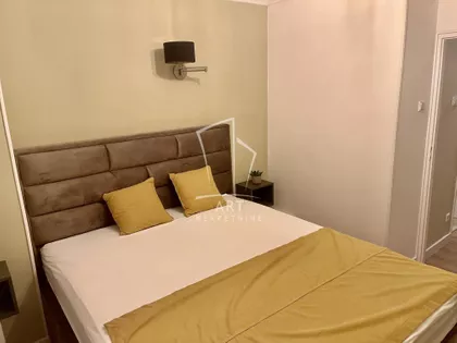 Ustanička | 4zida.rs