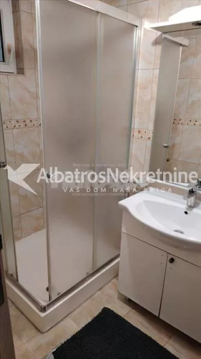 Ugrinovačka | 4zida.rs