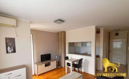 BULEVAR CARA LAZARA | 4zida.rs