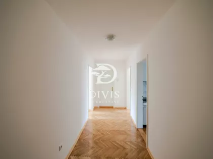 Koste Glavinića bb | 4zida.rs