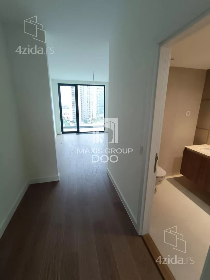 Šestosoban stan | 4zida