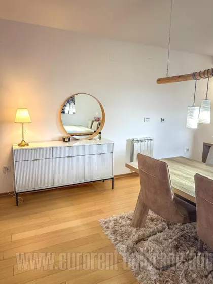 CRVENI KRST | 4zida.rs