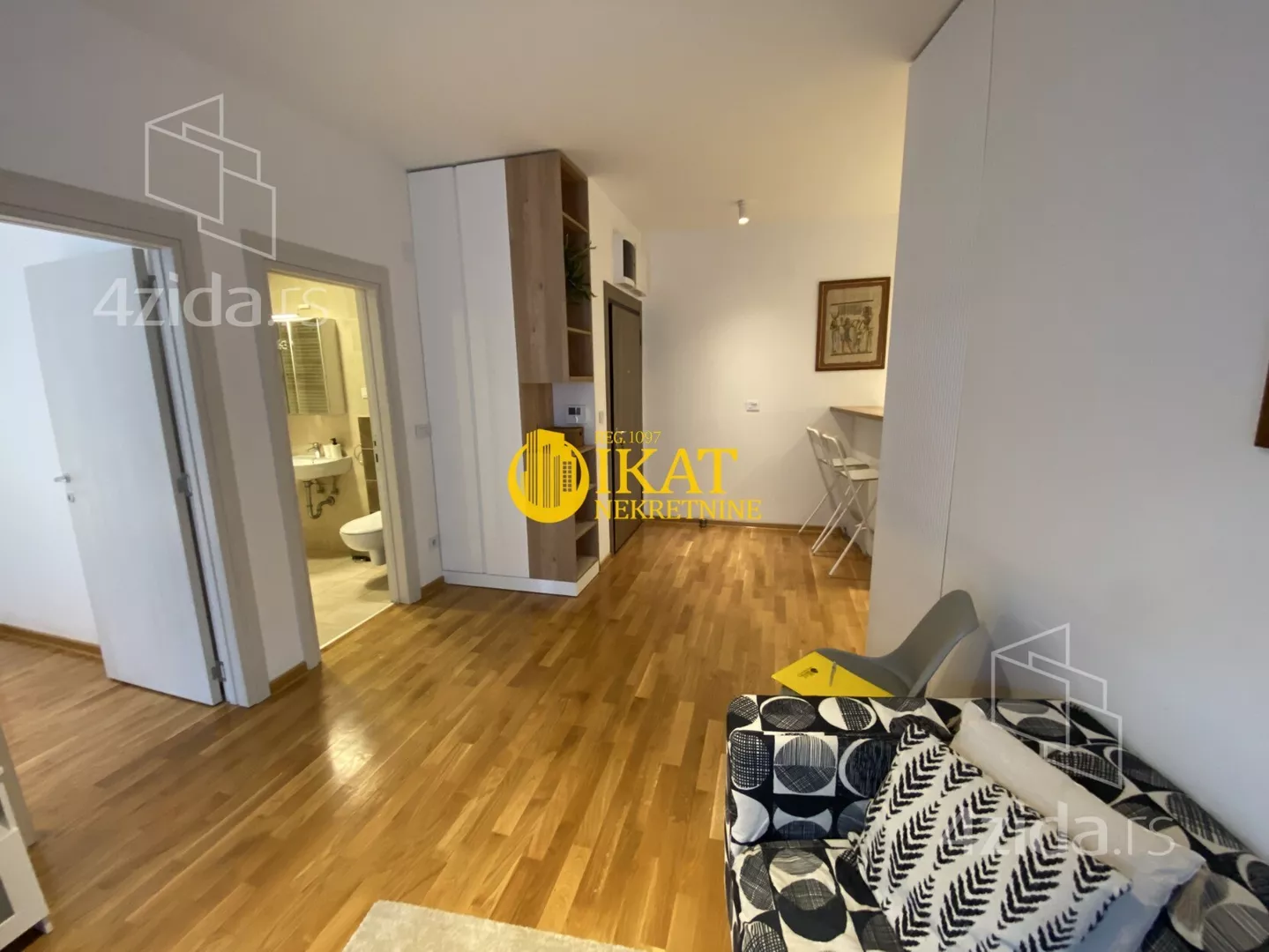 Jednoiposoban stan | 4zida