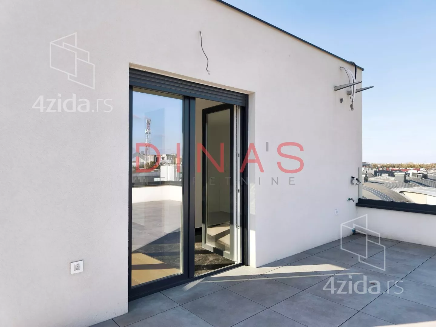 Četvoroiposoban stan | 4zida