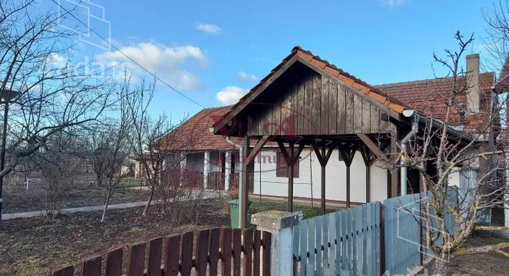 Plac | 4zida