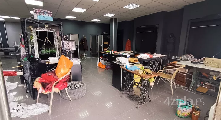 Poslovni prostor | 4zida