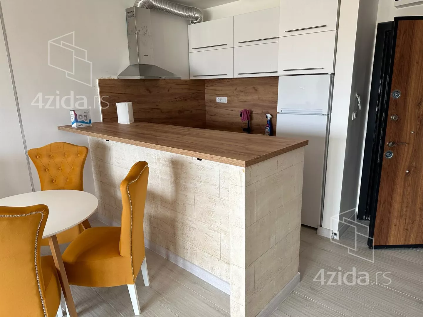 Troiposoban stan | 4zida