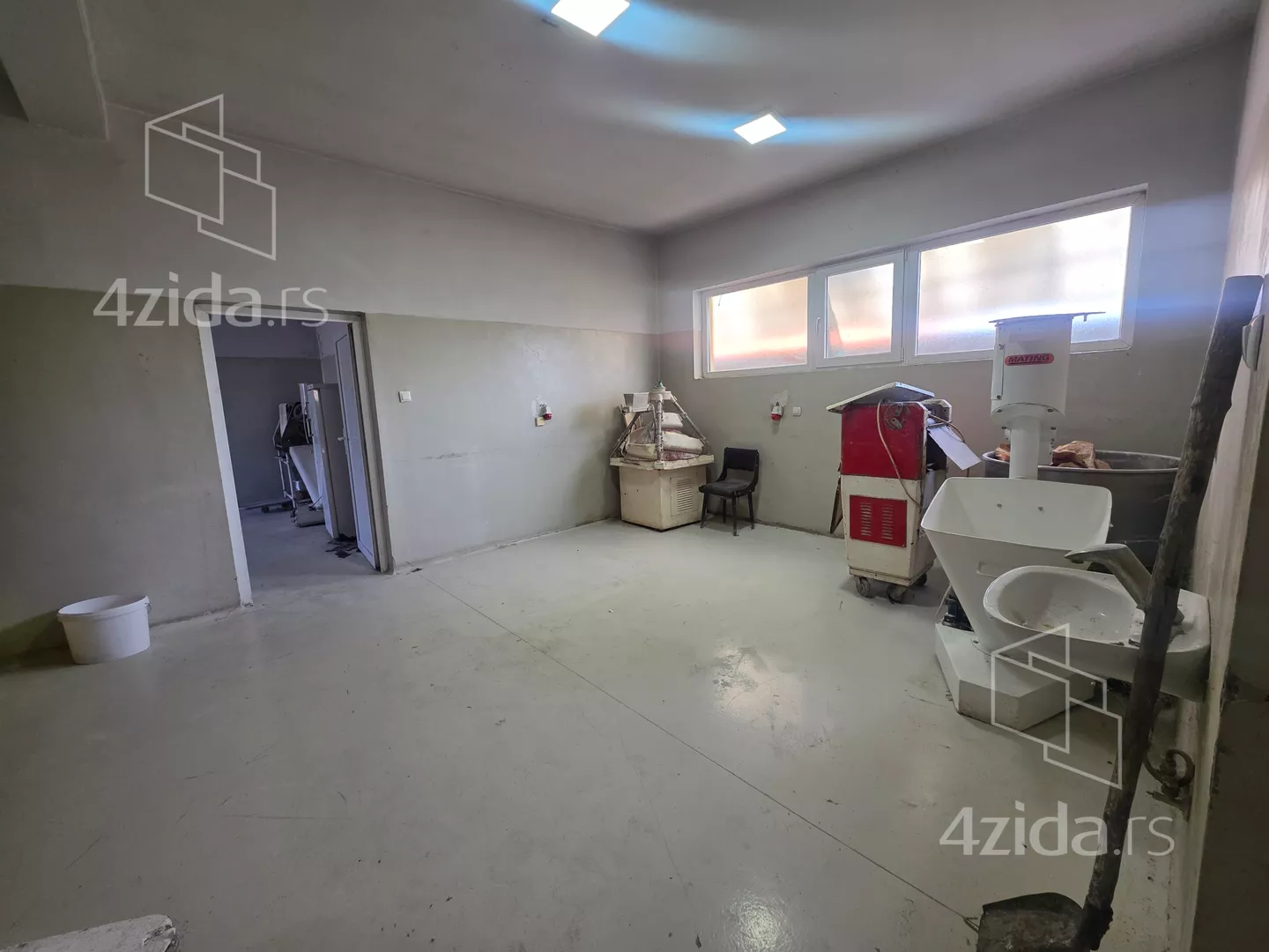 Poslovni prostor | 4zida