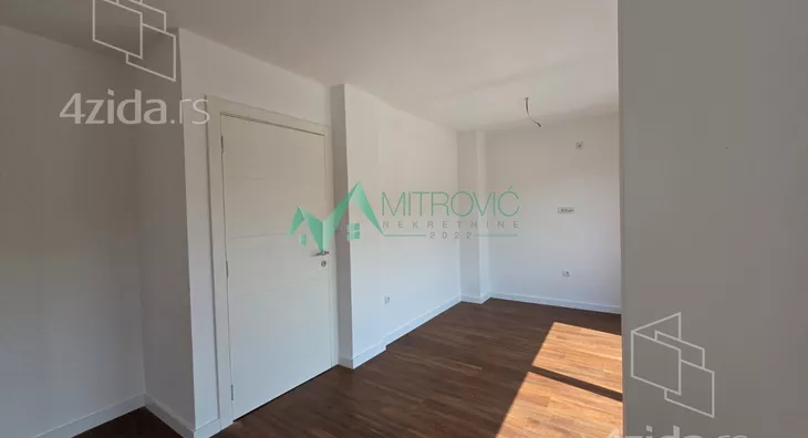 Šestosoban stan | 4zida