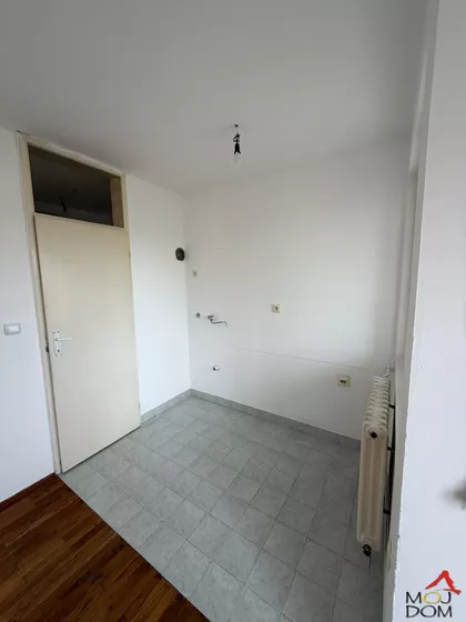 Železnička stanica | 4zida.rs