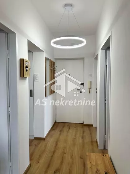 Učiteljsko Naselje | 4zida.rs