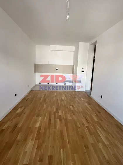 Ugrinovačka | 4zida.rs