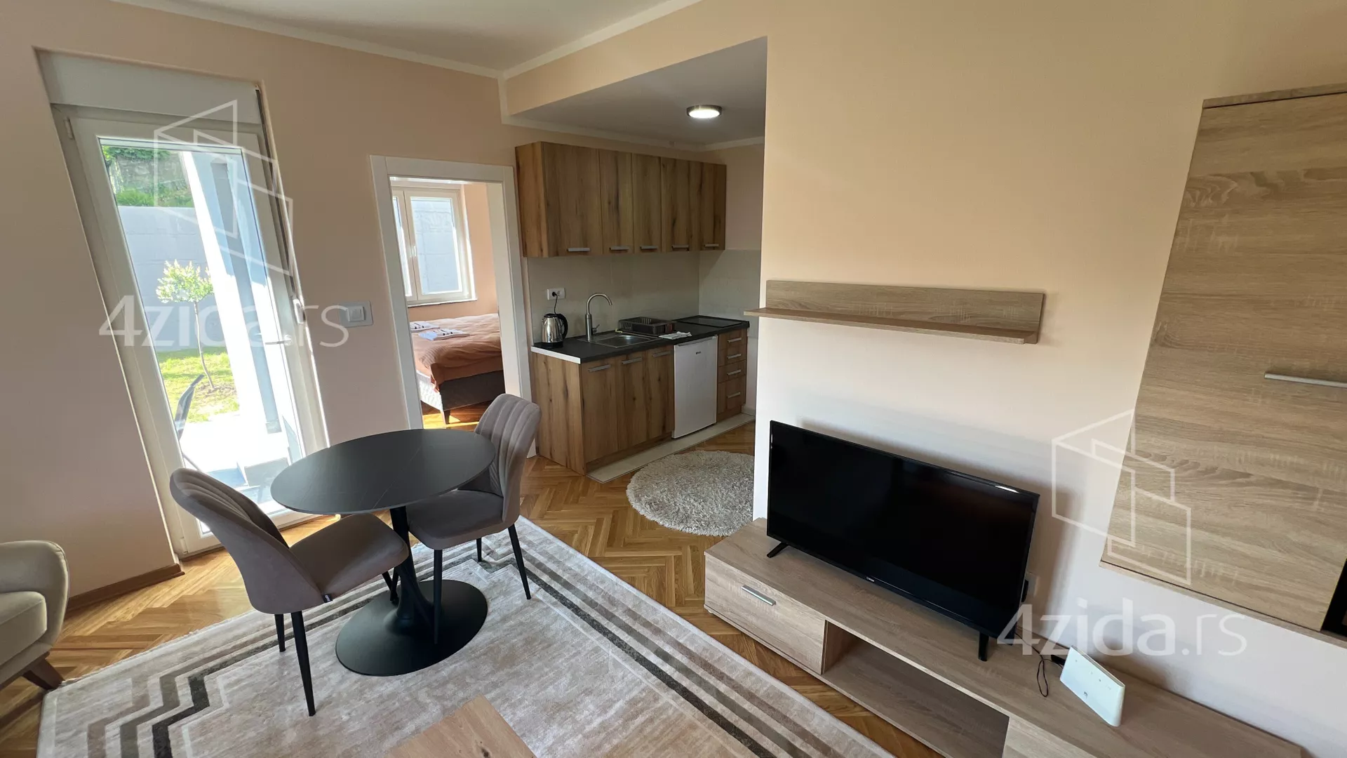 Jednoiposoban stan | 4zida