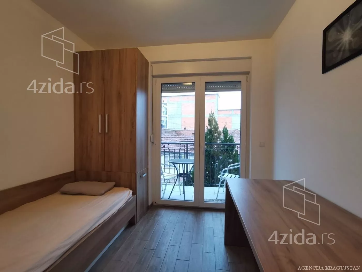 Troiposoban stan | 4zida