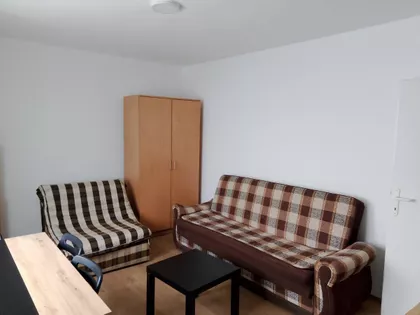 Crveni Pevac | 4zida.rs