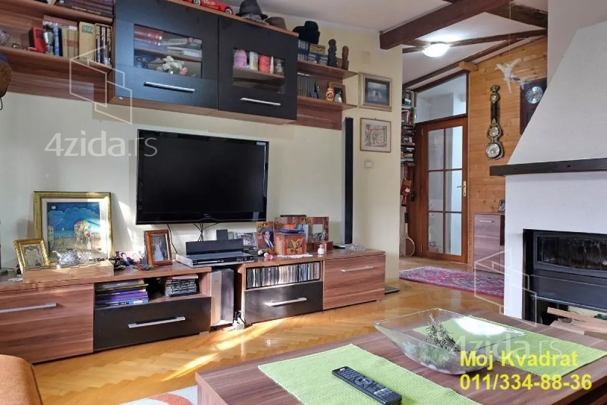 Šestosoban stan | 4zida