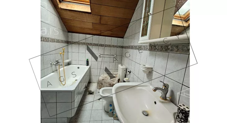 3-etažna kuća | 4zida