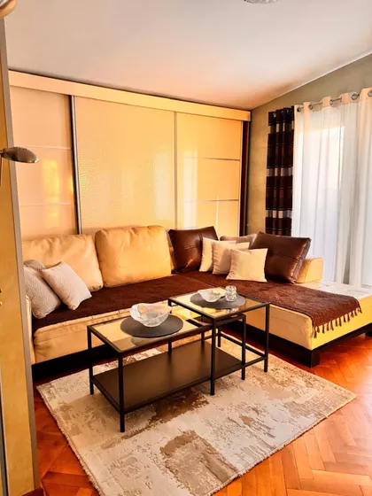 SIME IGUMANOVA | 4zida.rs