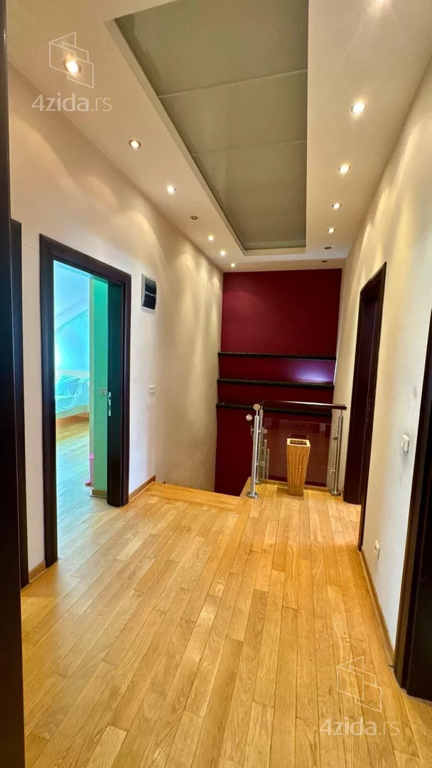 Petoiposoban stan | 4zida