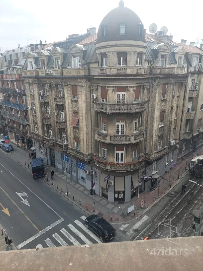 Četvoroiposoban stan | 4zida