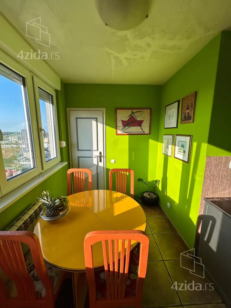 Petosoban stan | 4zida