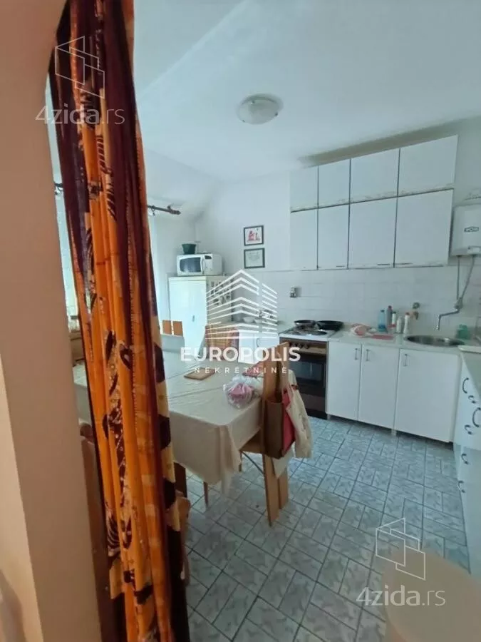 Šestosoban stan | 4zida