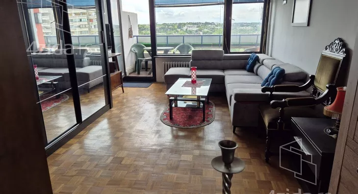 Četvoroiposoban stan | 4zida