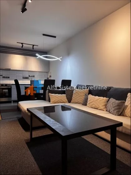 Stepa Stepanović | 4zida.rs