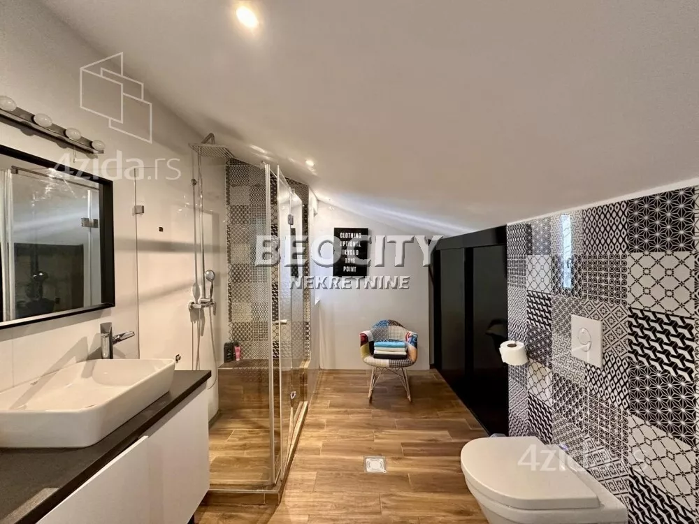 Sedmosoban stan | 4zida