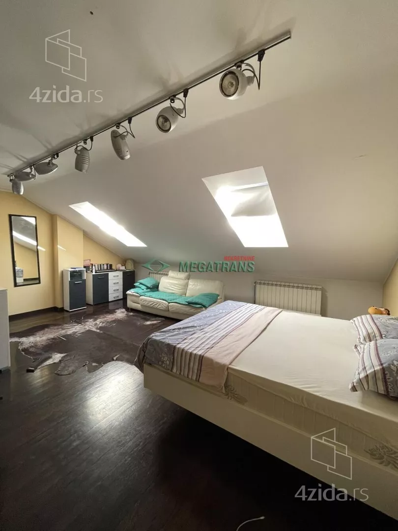 Šestosoban stan | 4zida