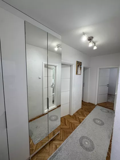 Braće Jerkovića 100 | 4zida.rs