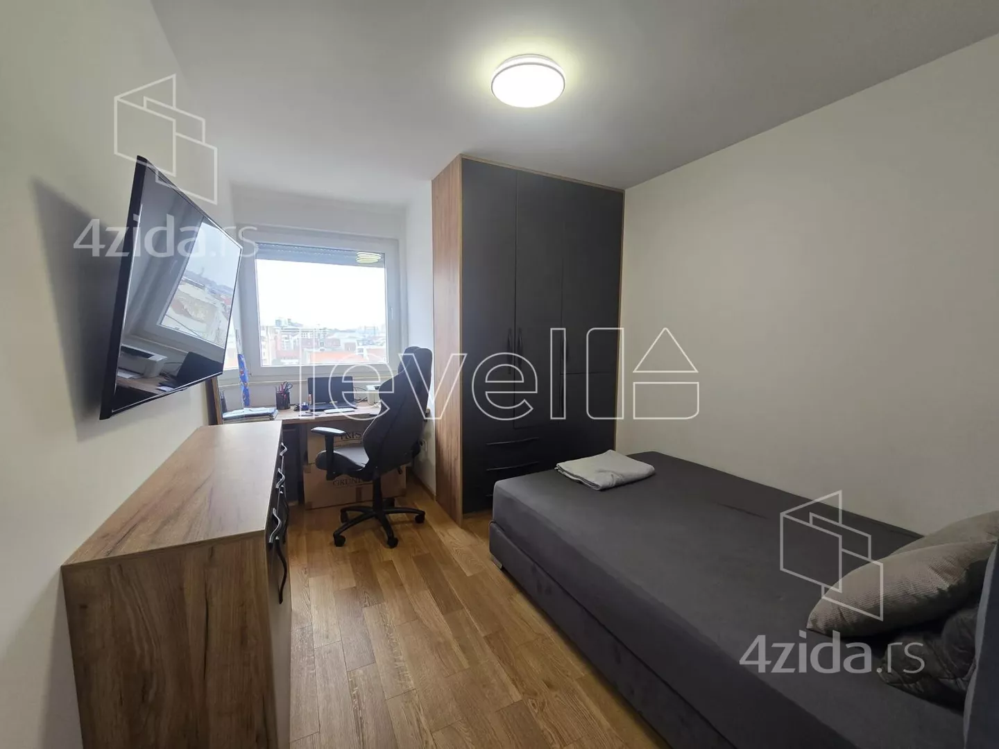 Troiposoban stan | 4zida