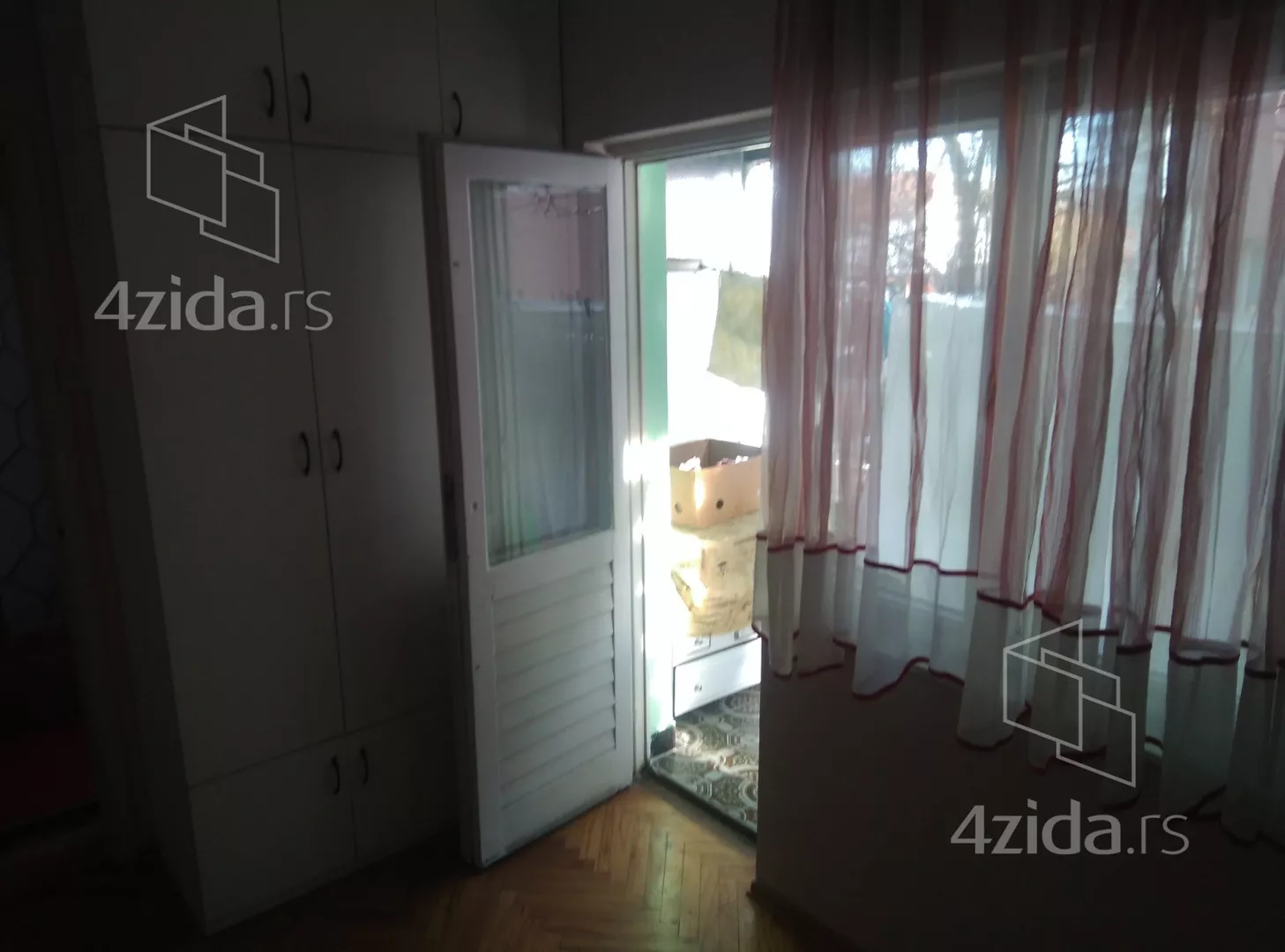 Troiposoban stan | 4zida