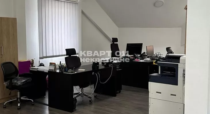 Poslovna zgrada | 4zida