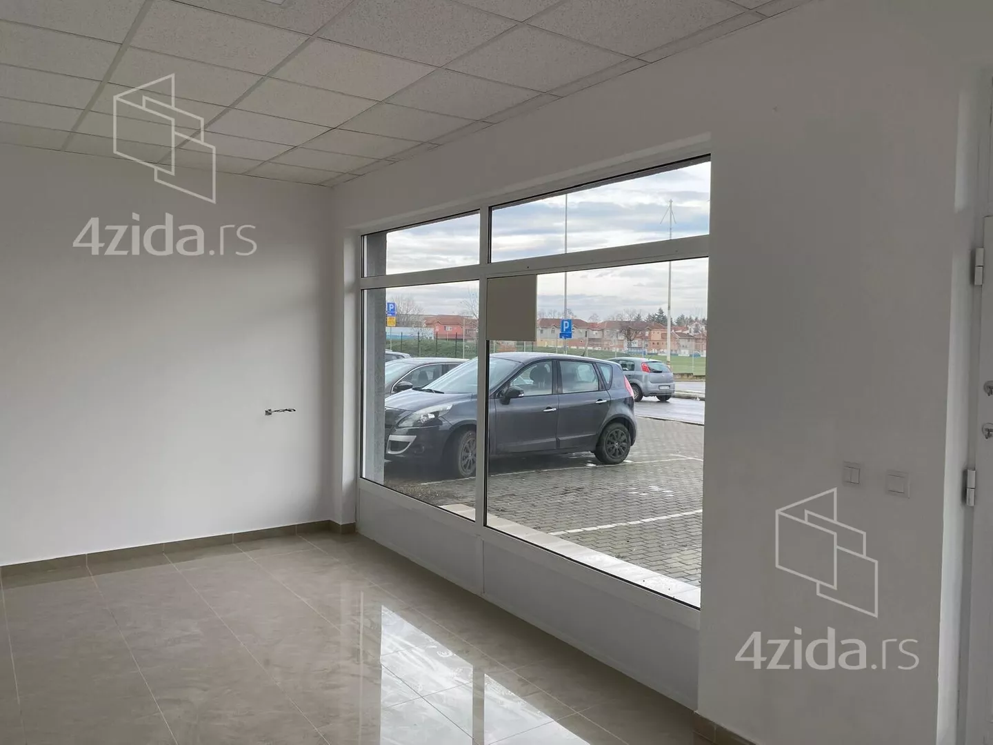 Lokal | 4zida