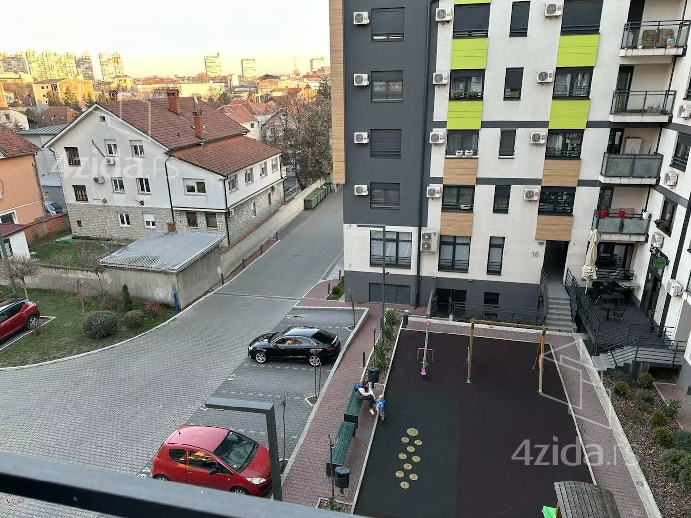 Jednoiposoban stan | 4zida