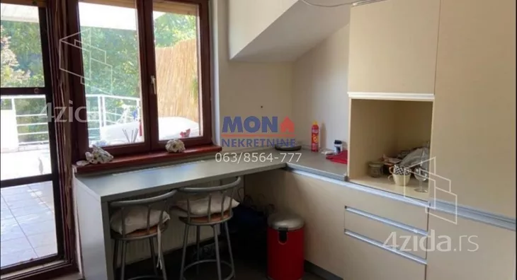 Šestosoban stan | 4zida