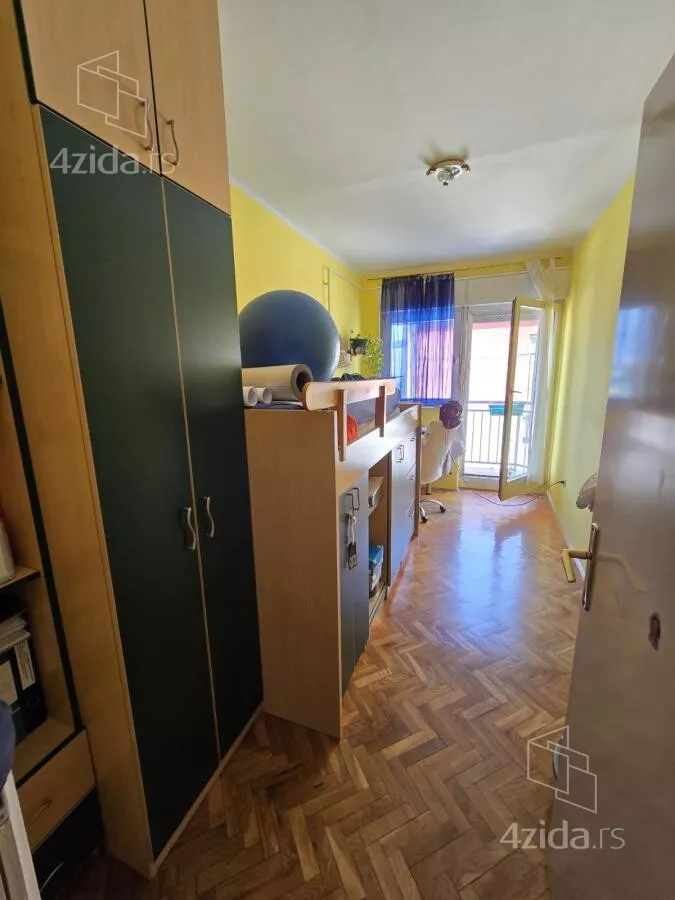 Četvoroiposoban stan | 4zida