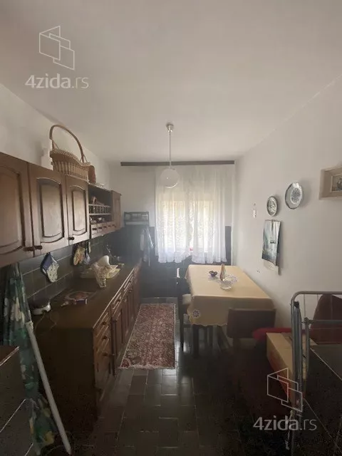 3-etažna kuća | 4zida
