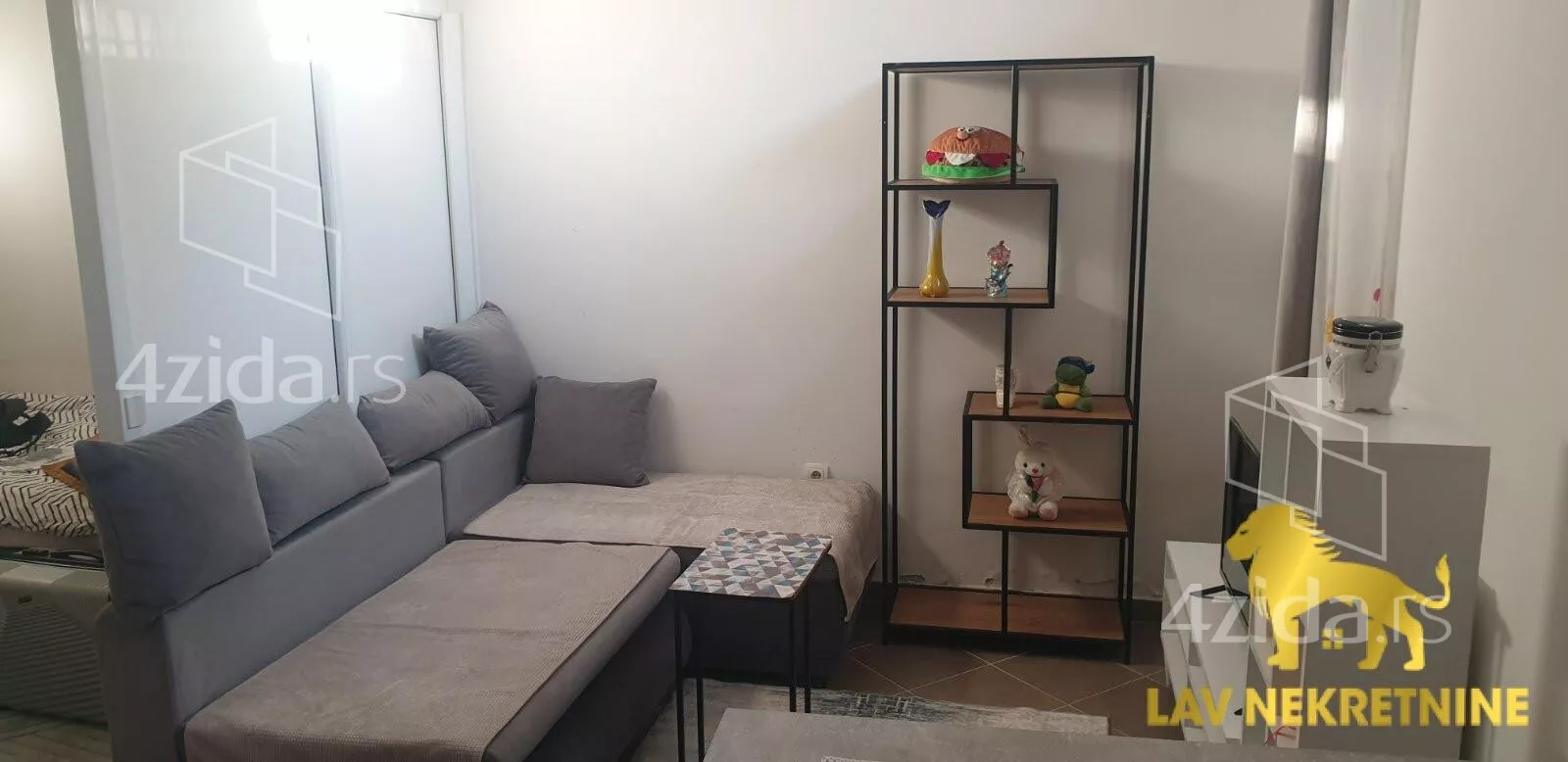 Jednoiposoban stan | 4zida