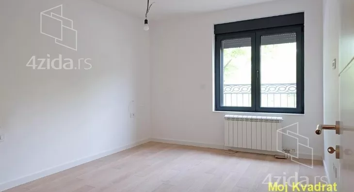 Sedmosoban stan | 4zida