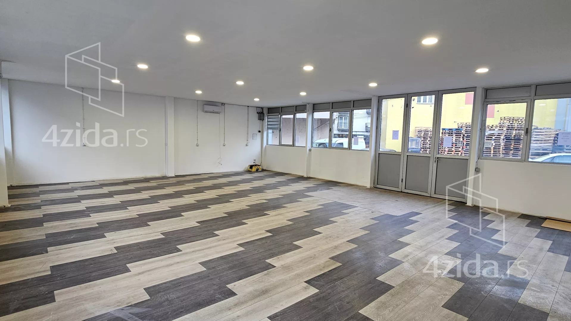 Poslovni prostor | 4zida