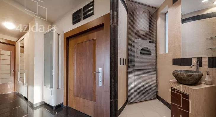 Petosoban stan | 4zida