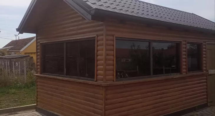 Poslovna zgrada | 4zida